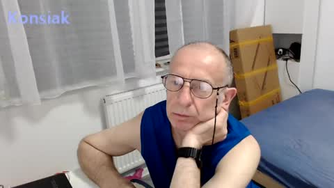 Snapshot of konsiak chatting on 05/12/26, 07:11 Komsiak online show from 05/12/26, 07:11