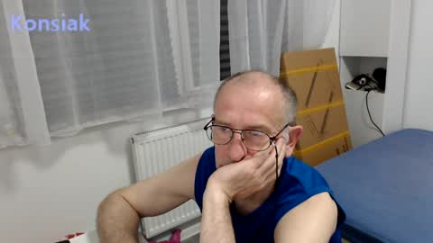 Snapshot of konsiak chatting on 05/26/26, 08:38 Komsiak online show from 05/26/26, 08:38