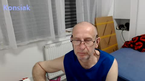 Snapshot of konsiak chatting on 05/28/26, 07:11 Komsiak online show from 05/28/26, 07:11