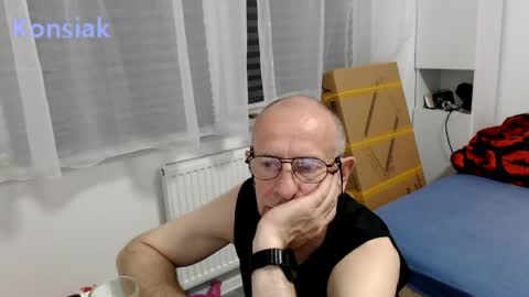 Snapshot of konsiak chatting on 06/05/26, 06:46 Komsiak online show from 06/05/26, 06:46