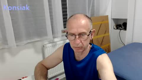 Snapshot of konsiak chatting on 06/14/26, 07:49 Komsiak online show from 06/14/26, 07:49