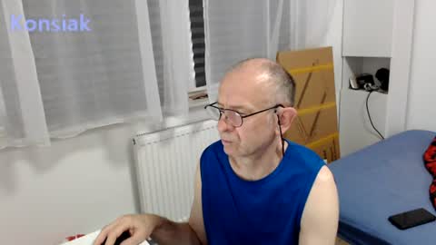 Snapshot of konsiak chatting on 06/15/26, 08:05 Komsiak online show from 06/15/26, 08:05