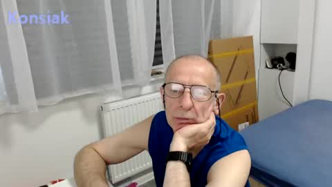 Snapshot of konsiak chatting on 06/16/26, 06:32 Komsiak online show from 06/16/26, 06:32