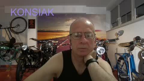 Snapshot of konsiak chatting on 06/23/26, 07:45 Komsiak online show from 06/23/26, 07:45