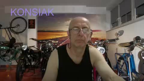 Snapshot of konsiak chatting on 07/06/26, 06:32 Komsiak online show from 07/06/26, 06:32