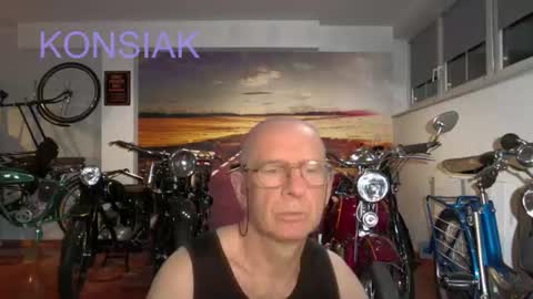Snapshot of konsiak chatting on 07/16/26, 07:20 Komsiak online show from 07/16/26, 07:20