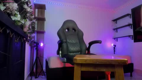 Kora Red online show from 11/30/25, 01:37