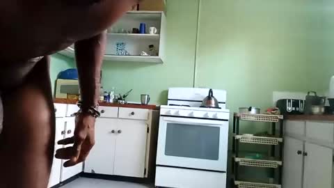 Snapshot of korn4lyfe chatting on 03/08/25, 11:48 Prince makonnen online show from 03/08/25, 11:48