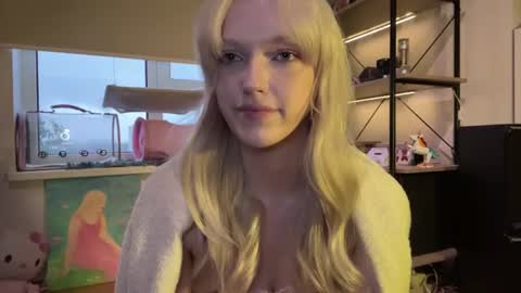 Snapshot of kortneyhiedeman chatting on 06/11/26, 06:28 Ariela online show from 06/11/26, 06:28