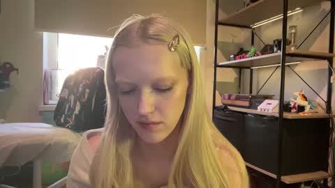Snapshot of kortneyhiedeman chatting on 06/18/26, 06:45 Ariela online show from 06/18/26, 06:45