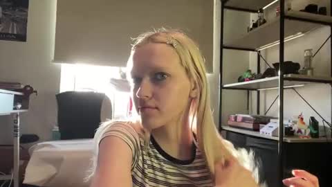 Snapshot of kortneyhiedeman chatting on 06/29/26, 06:19 Ariela online show from 06/29/26, 06:19