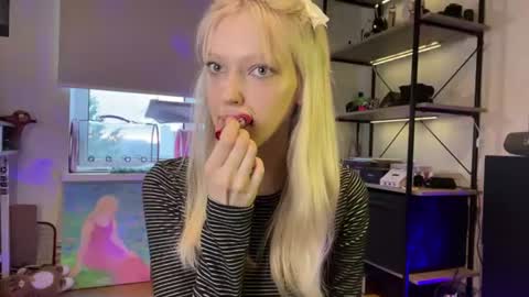 Snapshot of kortneyhiedeman chatting on 07/07/26, 06:45 Ariela online show from 07/07/26, 06:45