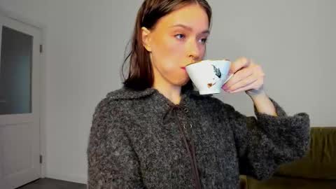 kossie_ online show from 11/06/25, 08:32