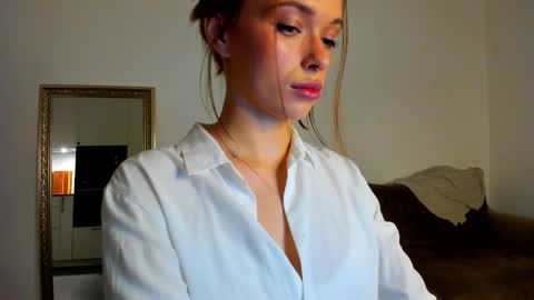 kossie_ online show from 11/22/25, 06:40