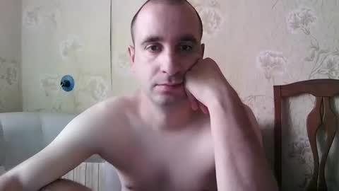 Snapshot of kostua31 chatting on 10/12/25, 06:01 kvg-1994 online show from 10/12/25, 06:01