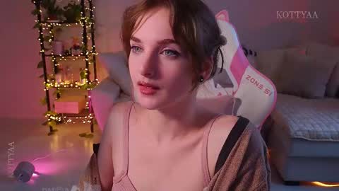 Snapshot of kottyaa_ch chatting on 10/05/25, 12:58 Kottyaa cb FOLLOWING online show from 10/05/25, 12:58