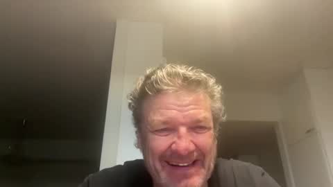 Snapshot of kovapoika chatting on 10/14/25, 03:02 kovapoika online show from 10/14/25, 03:02