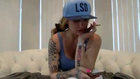 Snapshot of koyoteej chatting on 01/27/25, 09:55 koyoteej online show from 01/27/25, 09:55