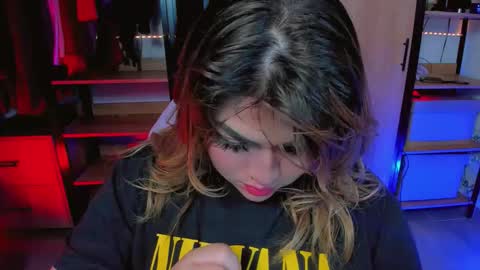 Khloe online show from 12/18/25, 01:22