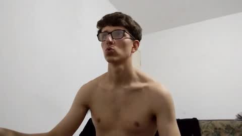 Snapshot of kpo10 chatting on 12/19/24, 06:12 Facu online show from 12/19/24, 06:12