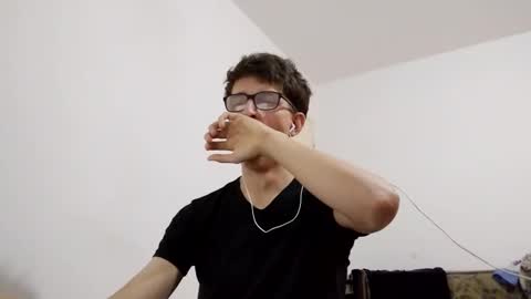 Snapshot of kpo10 chatting on 12/27/24, 04:10 Facu online show from 12/27/24, 04:10