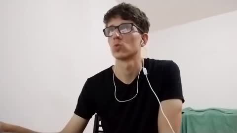 Snapshot of kpo10 chatting on 03/04/25, 01:38 Facu online show from 03/04/25, 01:38