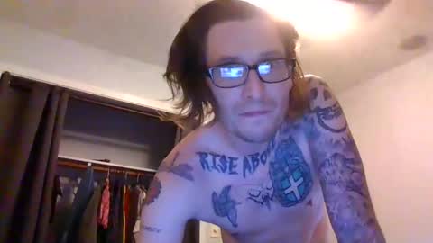 Snapshot of krasher2313 chatting on 02/22/25, 01:44 hard hung horny online show from 02/22/25, 01:44
