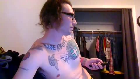 Snapshot of krasher2313 chatting on 02/26/25, 02:26 hard hung horny online show from 02/26/25, 02:26