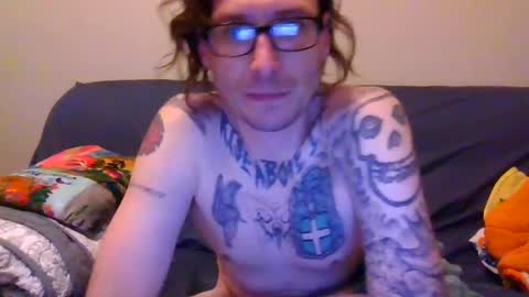 Snapshot of krasher2313 chatting on 03/01/25, 09:40 hard hung horny online show from 03/01/25, 09:40