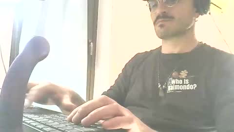 Snapshot of kratoskratoskratos chatting on 03/12/26, 04:51 Kratos online show from 03/12/26, 04:51