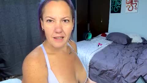 kreamyk420 online show from 10/24/25, 04:14