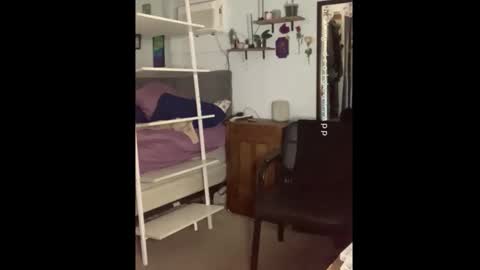 Snapshot of kreamyk420 chatting on 03/17/26, 08:12 kreamyk420 online show from 03/17/26, 08:12