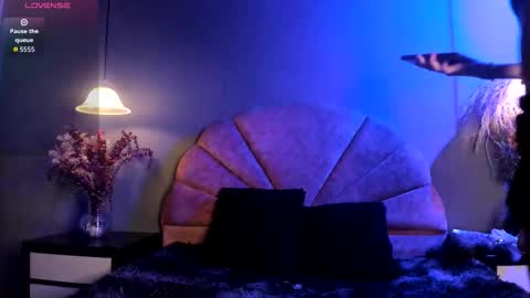 Snapshot of kripta132 chatting on 11/12/25, 11:54 Nahomi online show from 11/12/25, 11:54