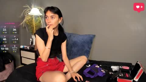 Snapshot of kripta132 chatting on 11/21/25, 11:42 Nahomi online show from 11/21/25, 11:42