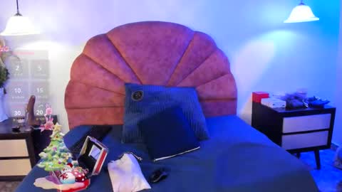 Snapshot of kripta132 chatting on 12/04/25, 11:52 Nahomi online show from 12/04/25, 11:52