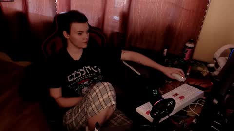 Snapshot of krisneal chatting on 03/17/26, 09:34 krisneal online show from 03/17/26, 09:34