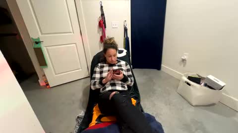 Snapshot of krisnona chatting on 12/07/24, 05:48 krisnona online show from 12/07/24, 05:48