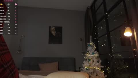 Snapshot of kriss0leoo chatting on 12/17/24, 03:39 Mary online show from 12/17/24, 03:39