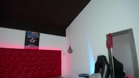 kriss_sweetboobs online show from 05/18/26, 11:16