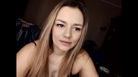 Snapshot of krisssexi chatting on 12/17/24, 05:40 KrissSexi online show from 12/17/24, 05:40