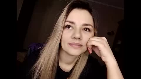 Snapshot of krisssexi chatting on 01/10/25, 05:05 KrissSexi online show from 01/10/25, 05:05