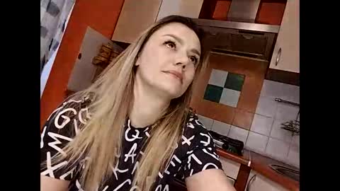 Snapshot of krisssexi chatting on 01/26/25, 07:10 KrissSexi online show from 01/26/25, 07:10