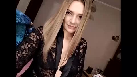 Snapshot of krisssexi chatting on 01/28/25, 05:56 KrissSexi online show from 01/28/25, 05:56