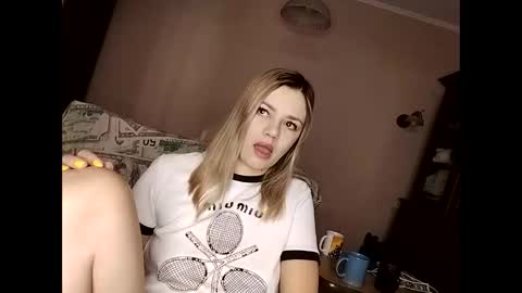 Snapshot of krisssexi chatting on 02/11/25, 04:55 KrissSexi online show from 02/11/25, 04:55