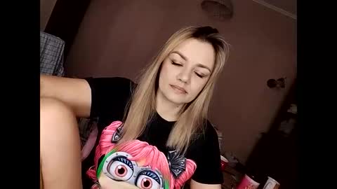 Snapshot of krisssexi chatting on 02/18/25, 04:58 KrissSexi online show from 02/18/25, 04:58