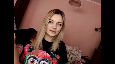 Snapshot of krisssexi chatting on 02/18/25, 08:05 KrissSexi online show from 02/18/25, 08:05