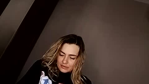 Snapshot of krisssexi chatting on 09/09/25, 10:42 KrissSexi online show from 09/09/25, 10:42