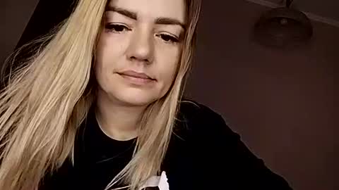 Snapshot of krisssexi chatting on 09/11/25, 04:45 KrissSexi online show from 09/11/25, 04:45