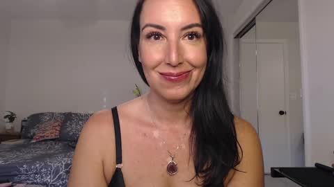 Krissy online show from 12/06/24, 01:00