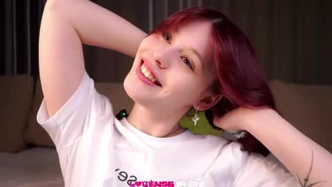 Snapshot of krissyhei chatting on 05/19/26, 01:11 Sarah online show from 05/19/26, 01:11
